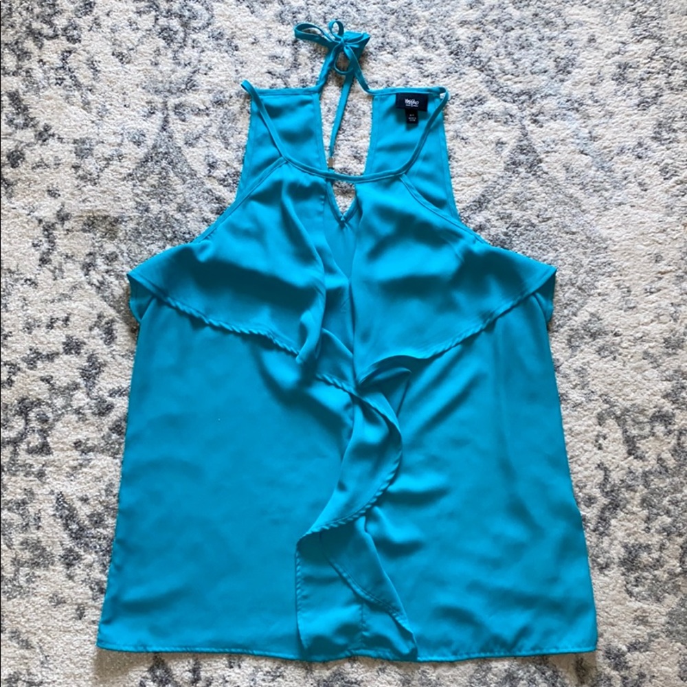 sleeveless top